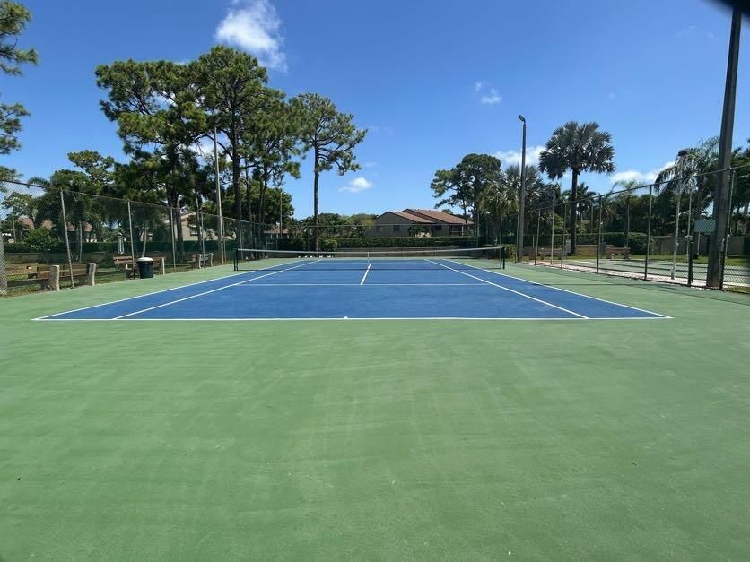 Active With Contract: $2,100 (2 beds, 2 baths, 1370 Square Feet)