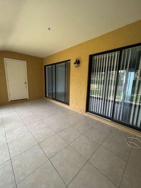 Active With Contract: $2,100 (2 beds, 2 baths, 1370 Square Feet)