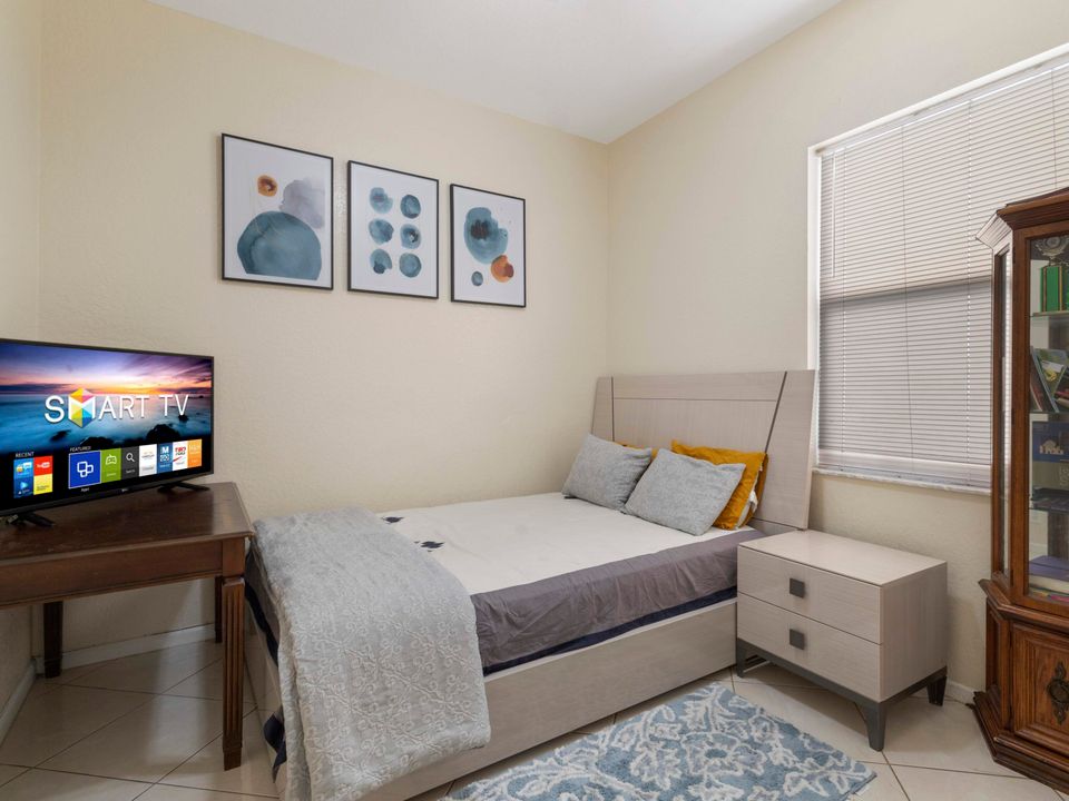 For Sale: $479,000 (3 beds, 2 baths, 1816 Square Feet)