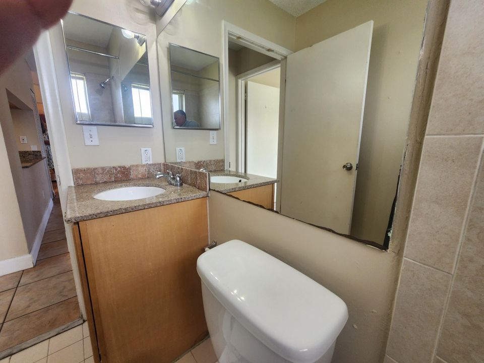 For Rent: $3,100 (4 beds, 2 baths, 1638 Square Feet)