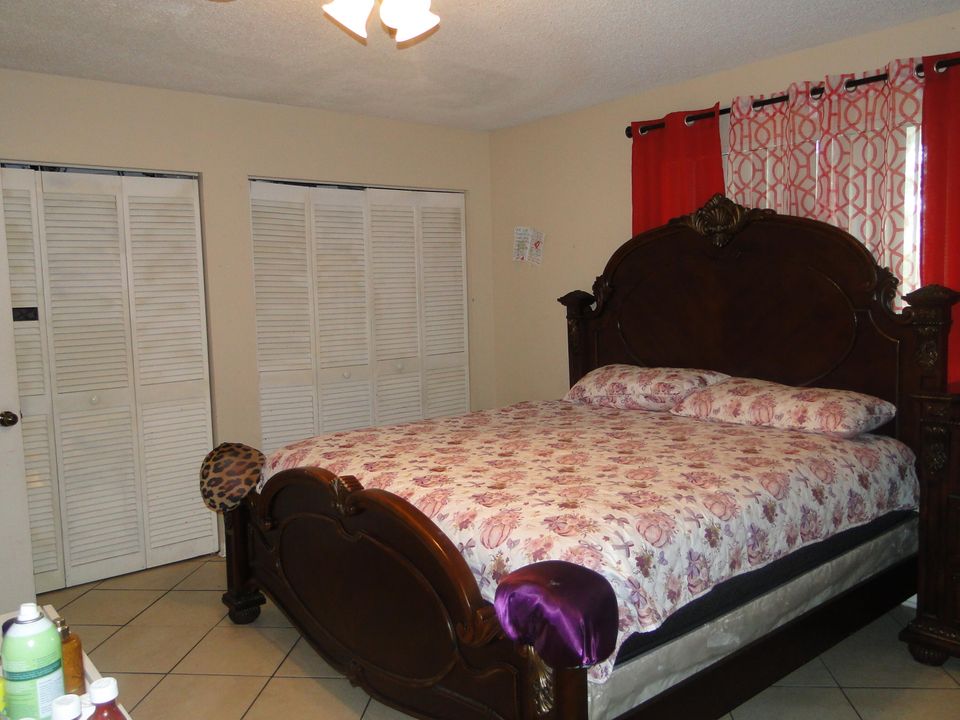 For Sale: $249,000 (2 beds, 2 baths, 1260 Square Feet)