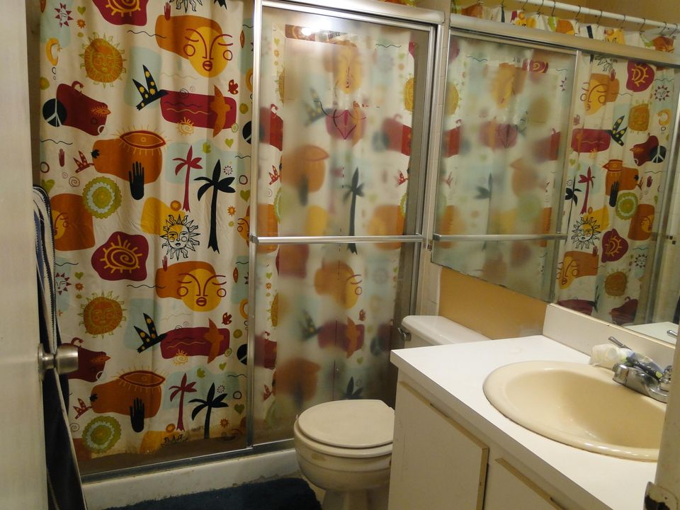 For Sale: $249,000 (2 beds, 2 baths, 1260 Square Feet)