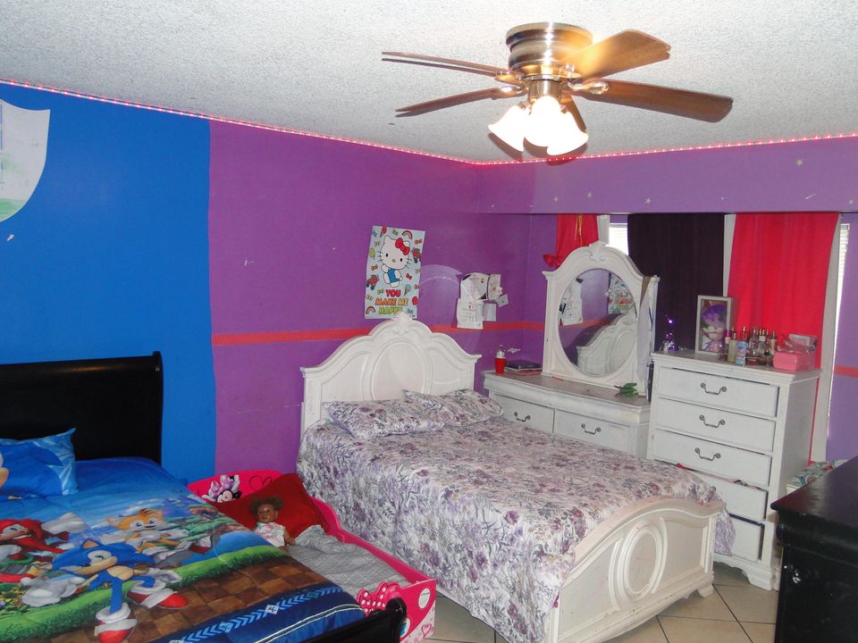 For Sale: $249,000 (2 beds, 2 baths, 1260 Square Feet)