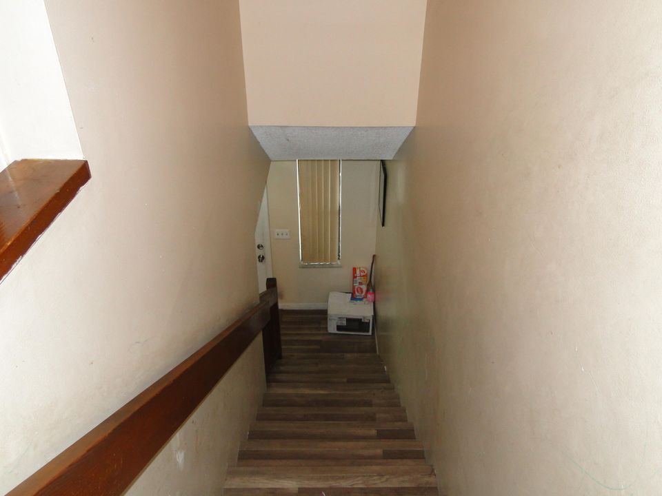 For Sale: $249,000 (2 beds, 2 baths, 1260 Square Feet)