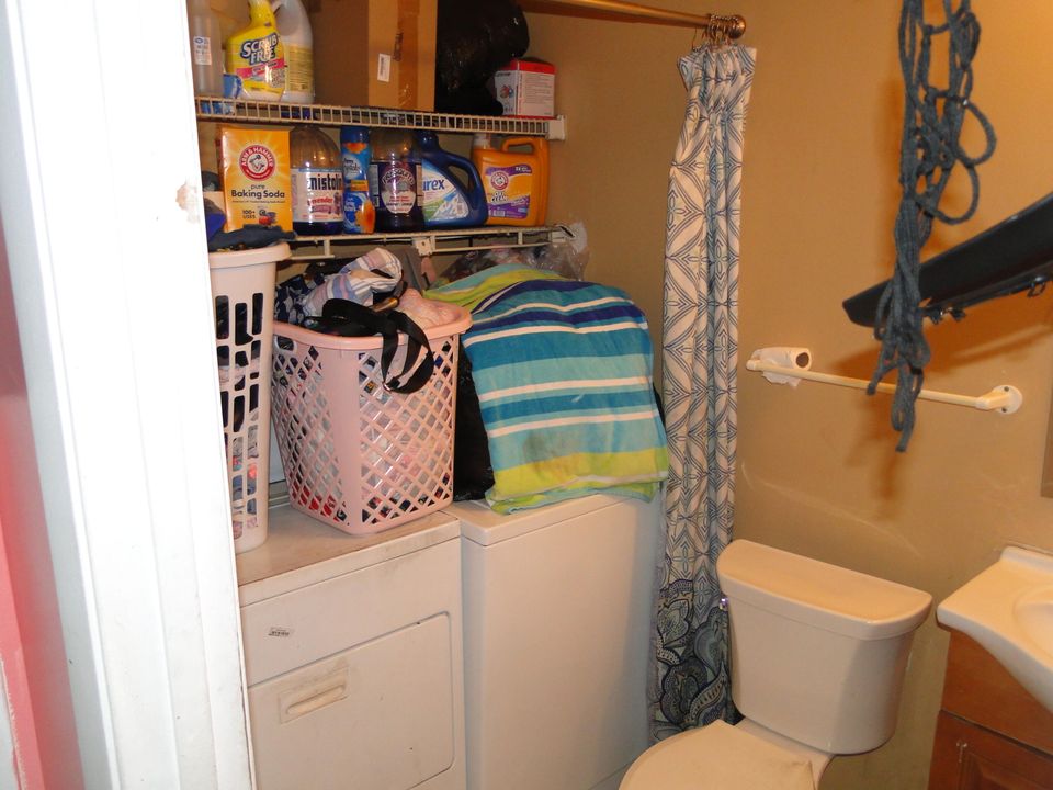 For Sale: $249,000 (2 beds, 2 baths, 1260 Square Feet)