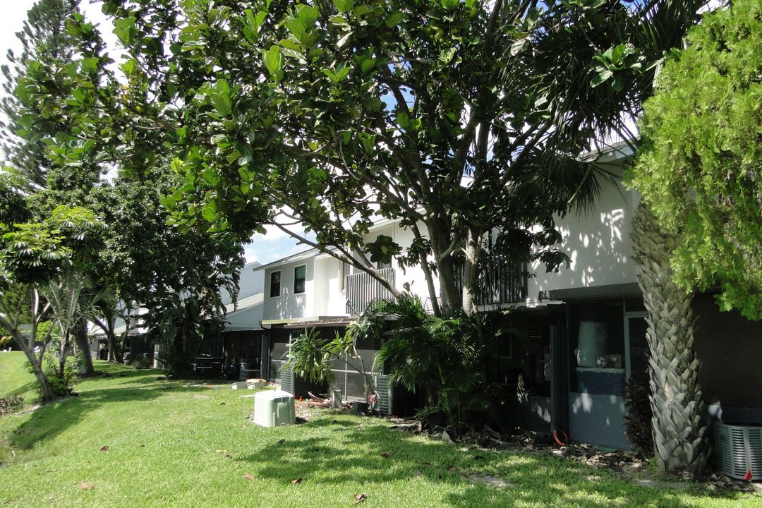 For Sale: $249,000 (2 beds, 2 baths, 1260 Square Feet)