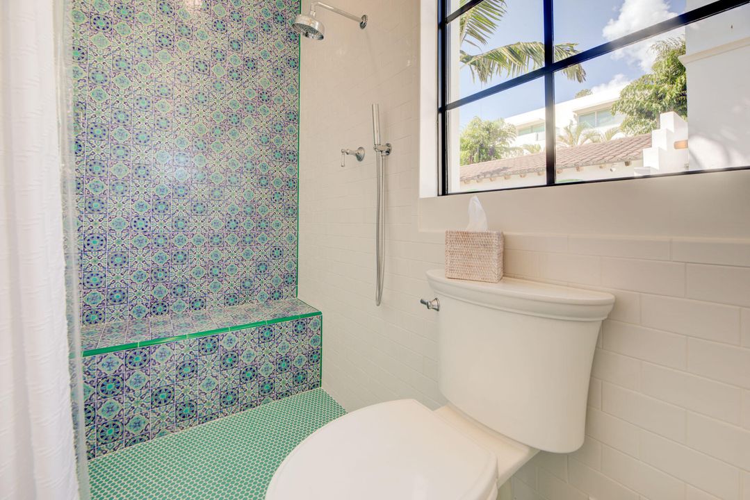 合同活跃: $6,500 (2 贝兹, 2 浴室, 1000 平方英尺)