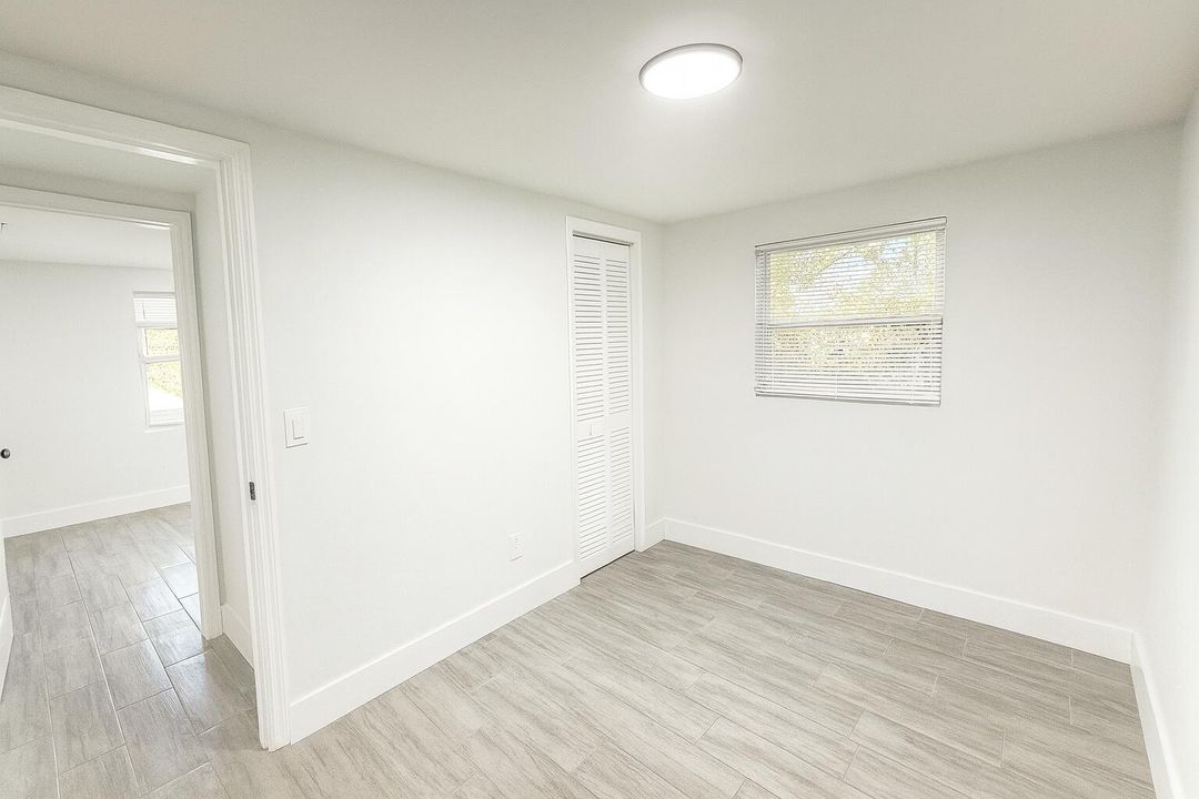 合同活跃: $198,500 (4 贝兹, 2 浴室, 760 平方英尺)