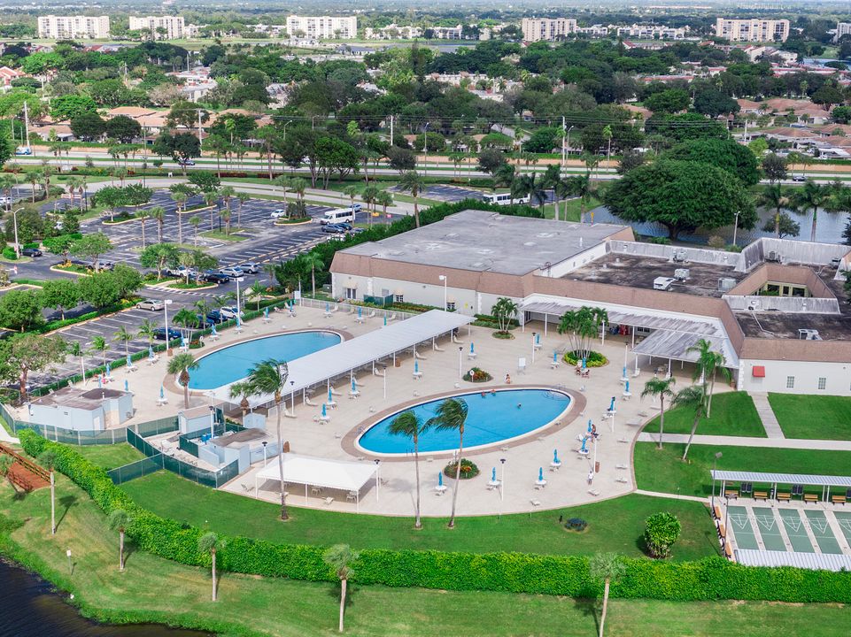 For Sale: $105,000 (2 beds, 2 baths, 907 Square Feet)