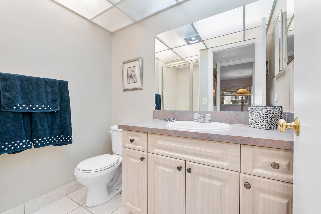 For Sale: $105,000 (2 beds, 2 baths, 907 Square Feet)