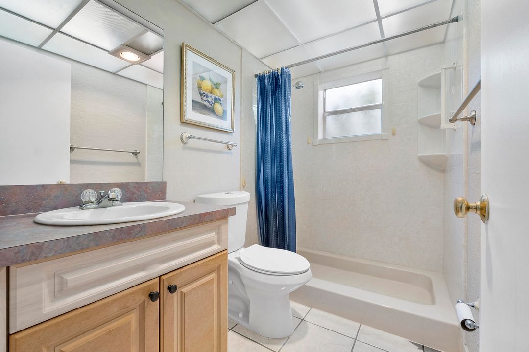 For Sale: $105,000 (2 beds, 2 baths, 907 Square Feet)