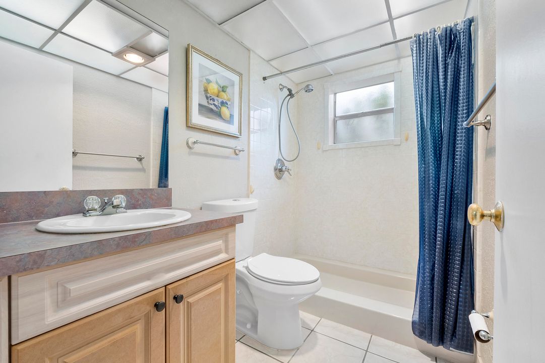 For Sale: $105,000 (2 beds, 2 baths, 907 Square Feet)