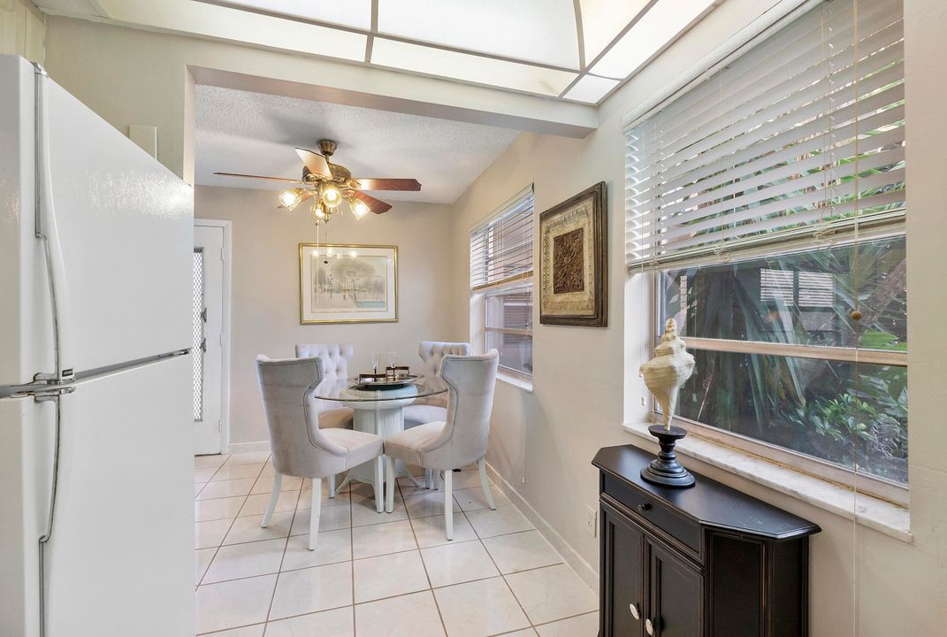 For Sale: $105,000 (2 beds, 2 baths, 907 Square Feet)