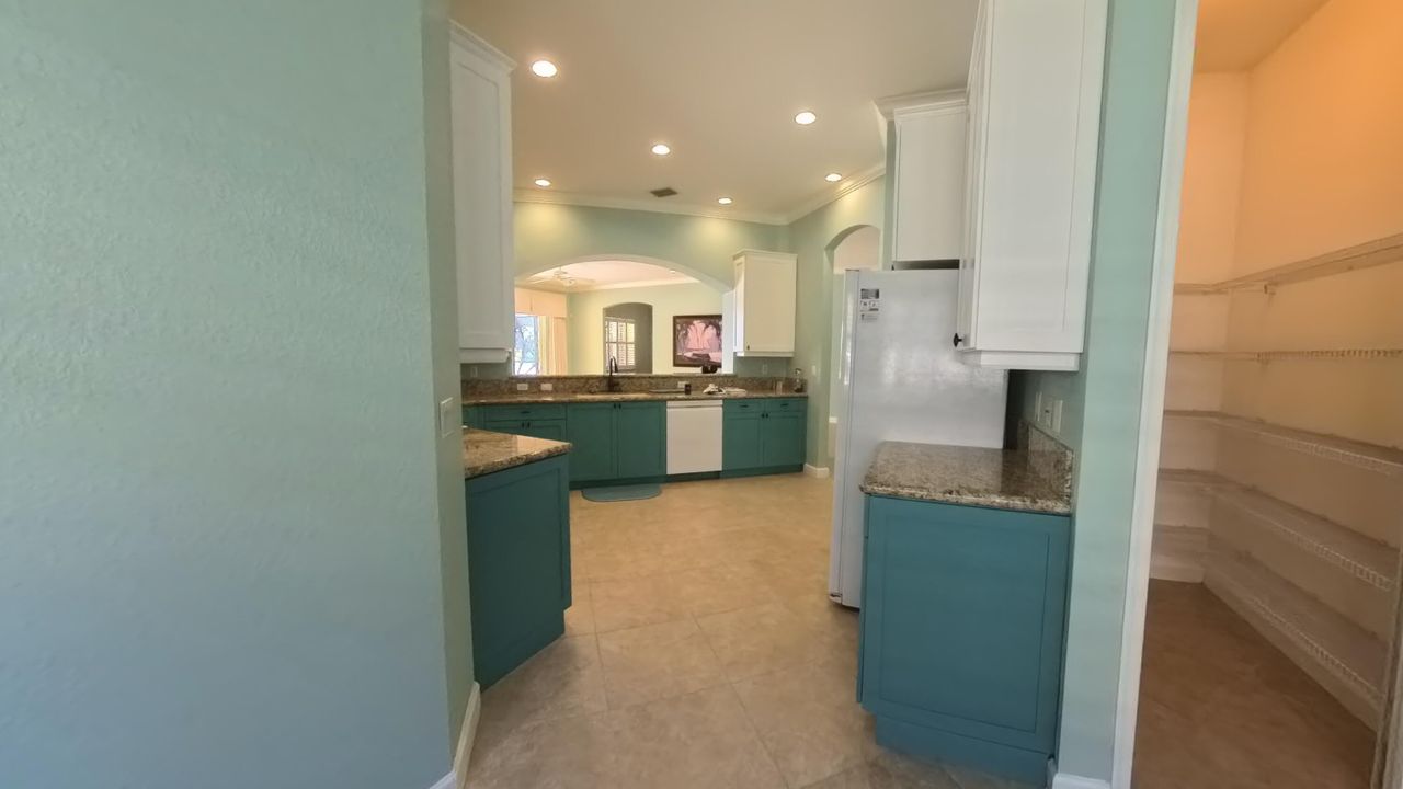 На продажу: $429,000 (3 спален, 2 ванн, 2220 Квадратных фут)