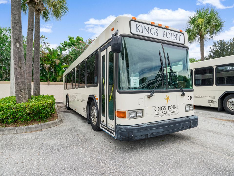 For Sale: $105,000 (2 beds, 2 baths, 907 Square Feet)