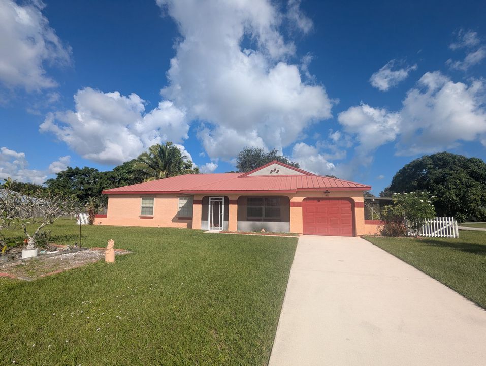 For Rent: $2,200 (3 beds, 2 baths, 1260 Square Feet)