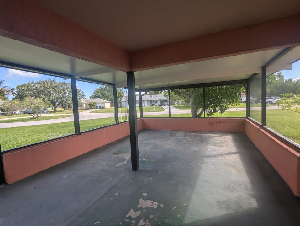 For Rent: $2,200 (3 beds, 2 baths, 1260 Square Feet)