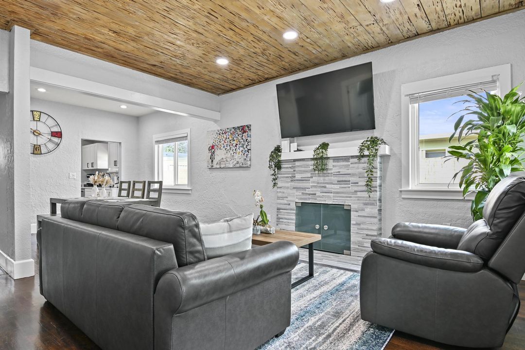 For Sale: $715,000 (0 beds, 0 baths, 1612 Square Feet)