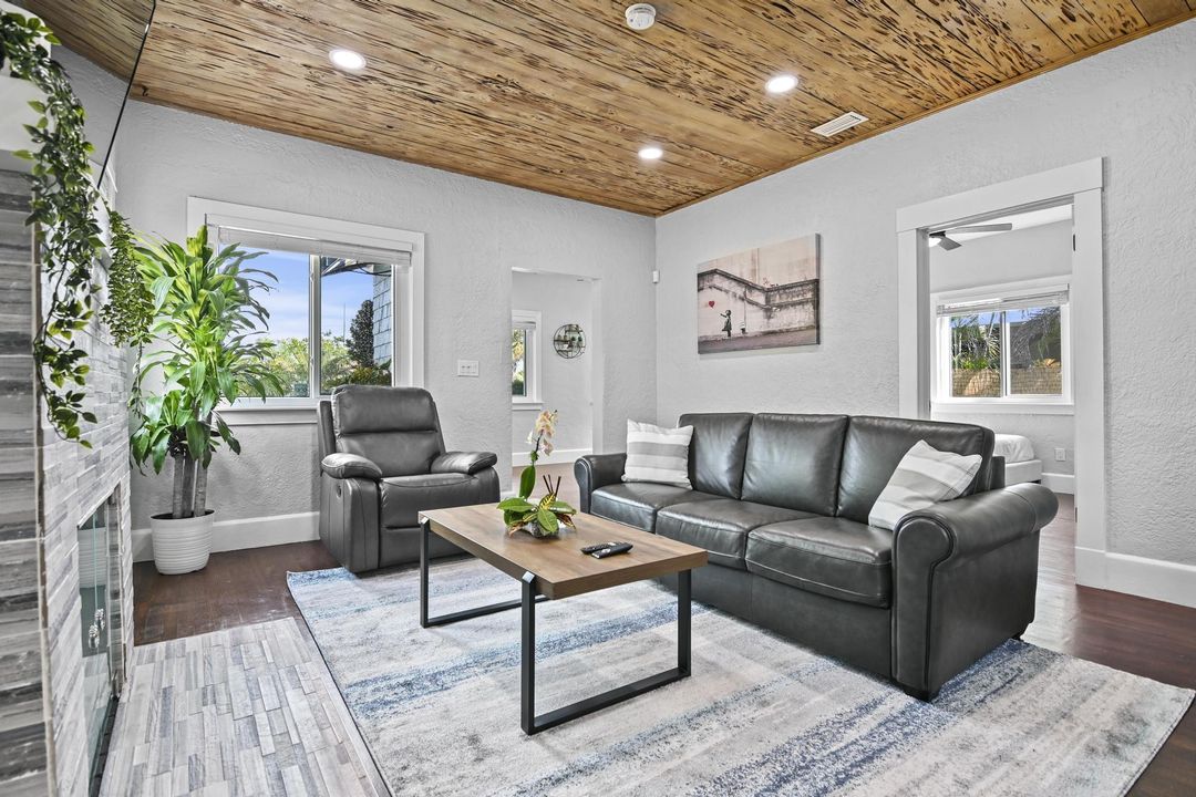 For Sale: $715,000 (0 beds, 0 baths, 1612 Square Feet)