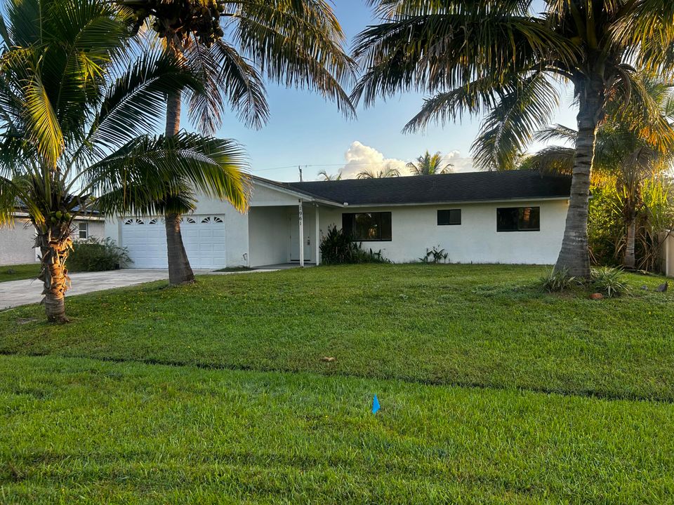 Recently Rented: $2,100 (3 beds, 2 baths, 1487 Square Feet)