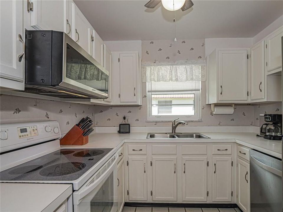 出租: $2,500 (2 贝兹, 2 浴室, 1251 平方英尺)