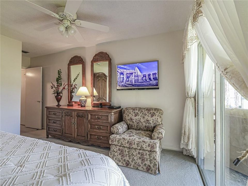 出租: $2,500 (2 贝兹, 2 浴室, 1251 平方英尺)