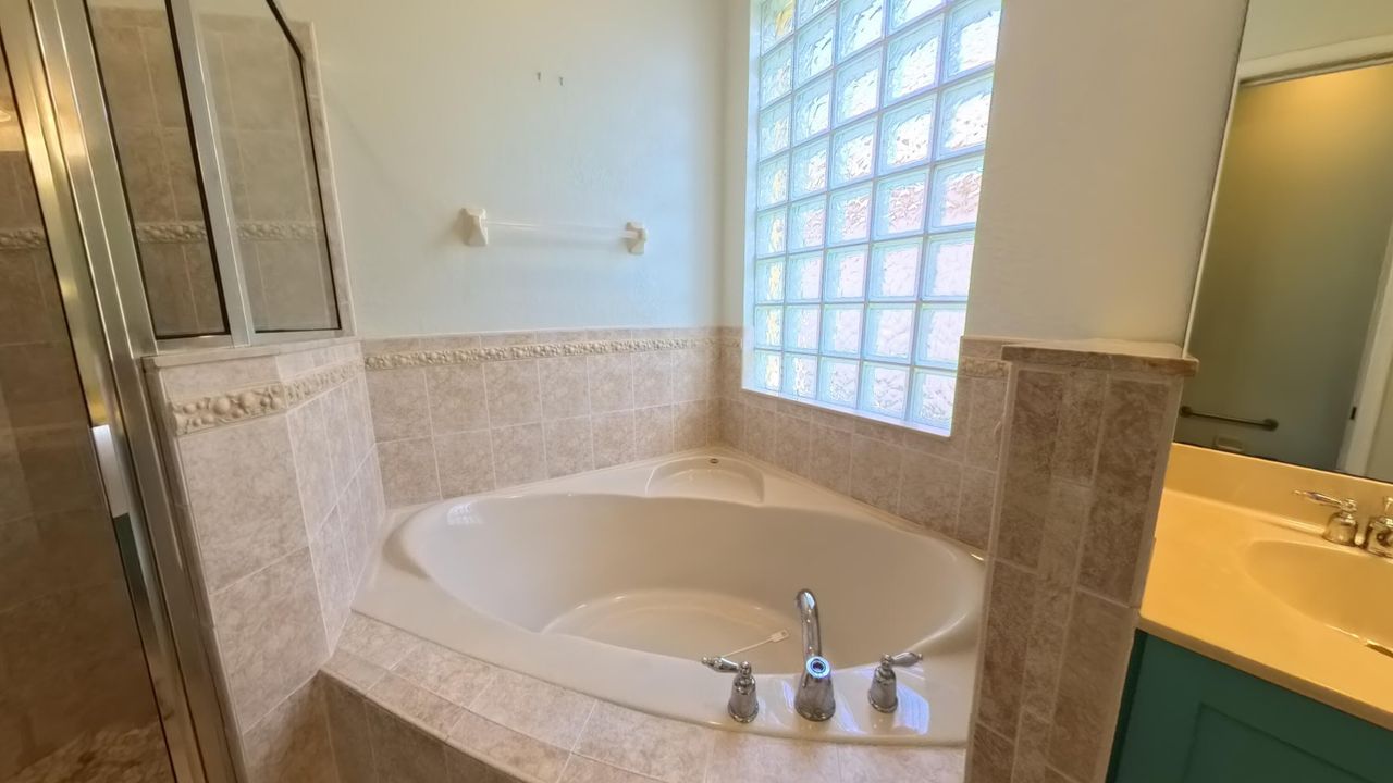 На продажу: $429,000 (3 спален, 2 ванн, 2220 Квадратных фут)