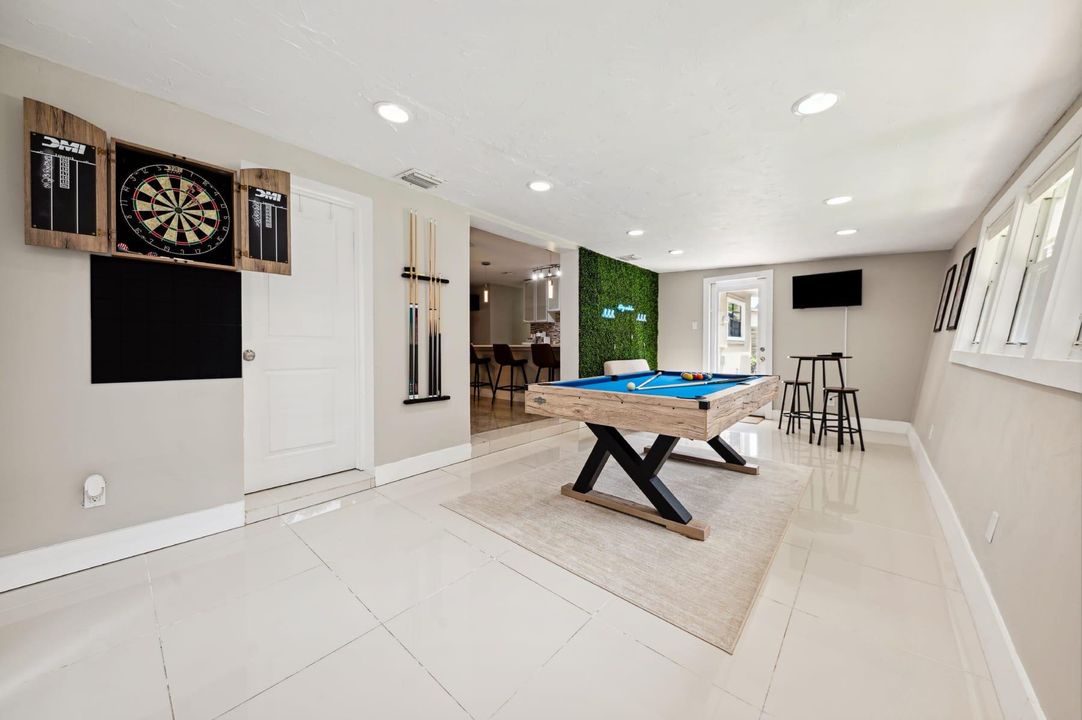 For Sale: $795,000 (3 beds, 2 baths, 1674 Square Feet)