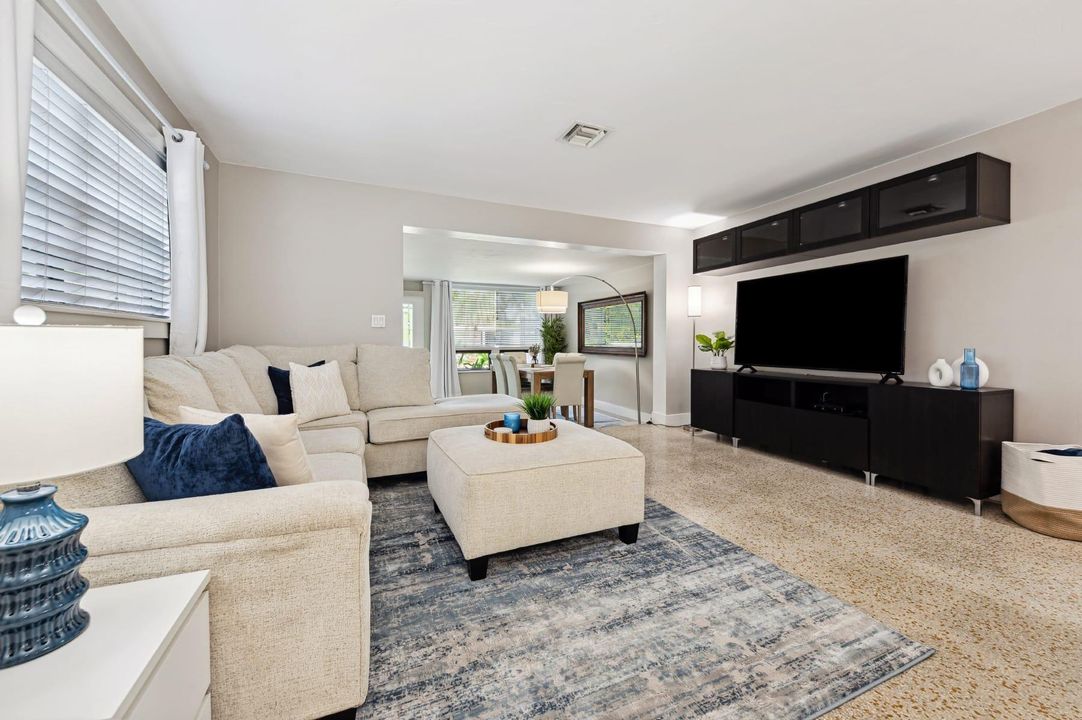 For Sale: $795,000 (3 beds, 2 baths, 1674 Square Feet)