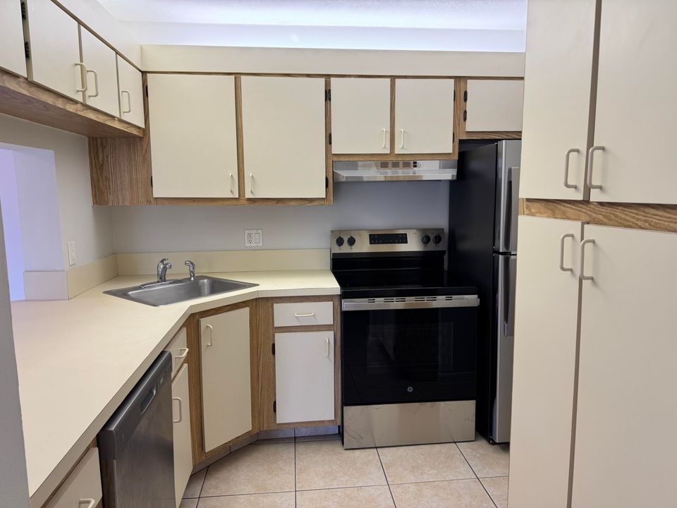 En Venta: $239,000 (2 camas, 2 baños, 1104 Pies cuadrados)