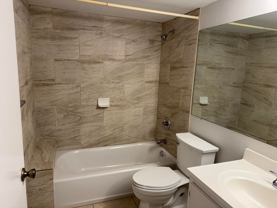 En Venta: $239,000 (2 camas, 2 baños, 1104 Pies cuadrados)