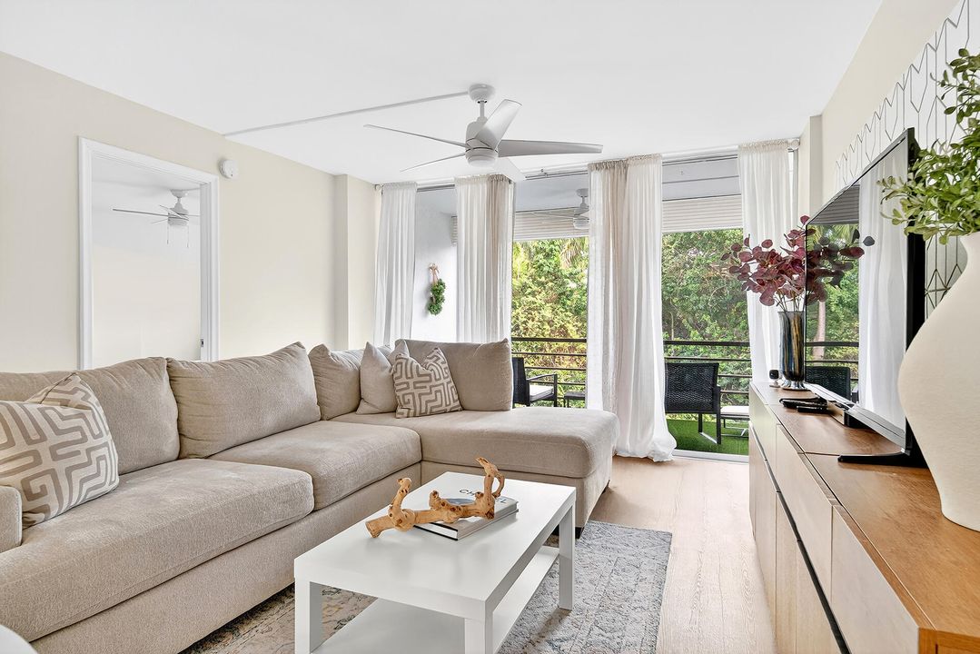 Activo con contrato: $199,998 (2 camas, 2 baños, 975 Pies cuadrados)