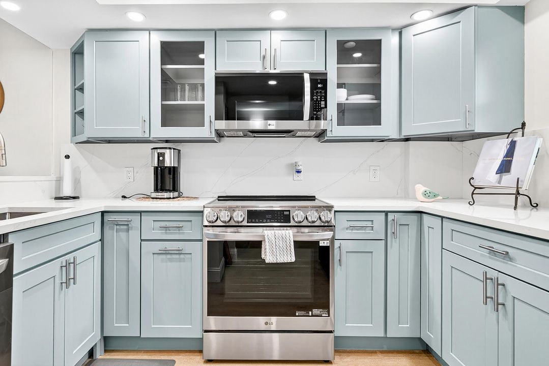 Activo con contrato: $199,998 (2 camas, 2 baños, 975 Pies cuadrados)