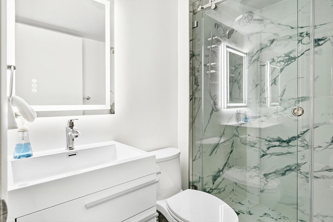 Activo con contrato: $199,998 (2 camas, 2 baños, 975 Pies cuadrados)