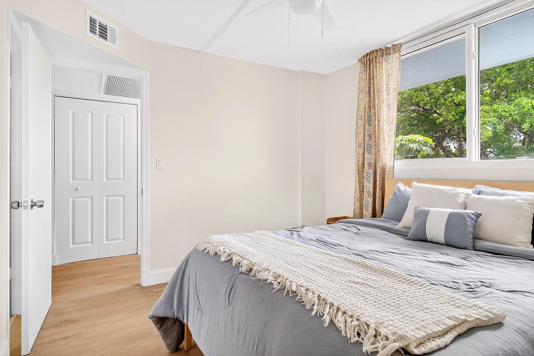 Activo con contrato: $199,998 (2 camas, 2 baños, 975 Pies cuadrados)