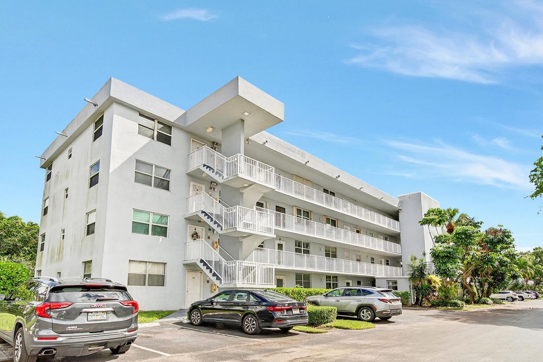 Activo con contrato: $199,998 (2 camas, 2 baños, 975 Pies cuadrados)