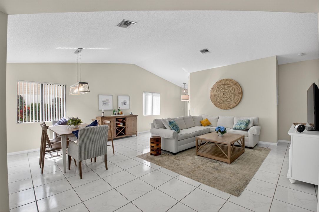 For Sale: $285,000 (2 beds, 2 baths, 1609 Square Feet)