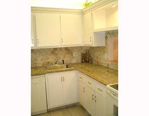 For Rent: $2,025 (2 beds, 2 baths, 1023 Square Feet)