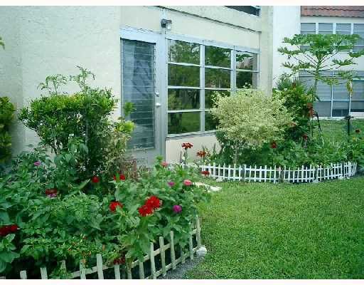 For Rent: $2,025 (2 beds, 2 baths, 1023 Square Feet)