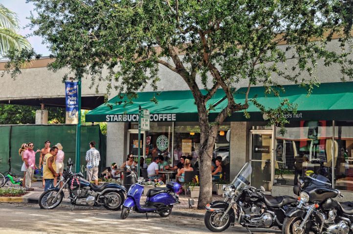 For Rent: $2,025 (2 beds, 2 baths, 1023 Square Feet)