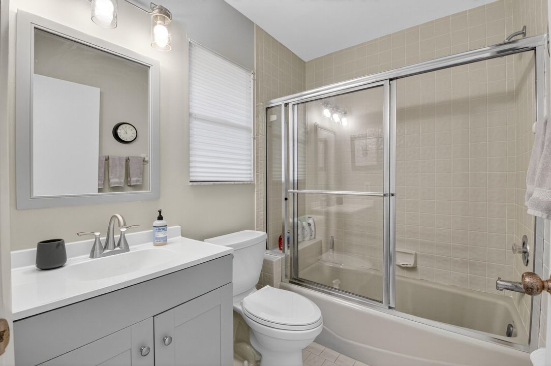 For Sale: $285,000 (2 beds, 2 baths, 1609 Square Feet)