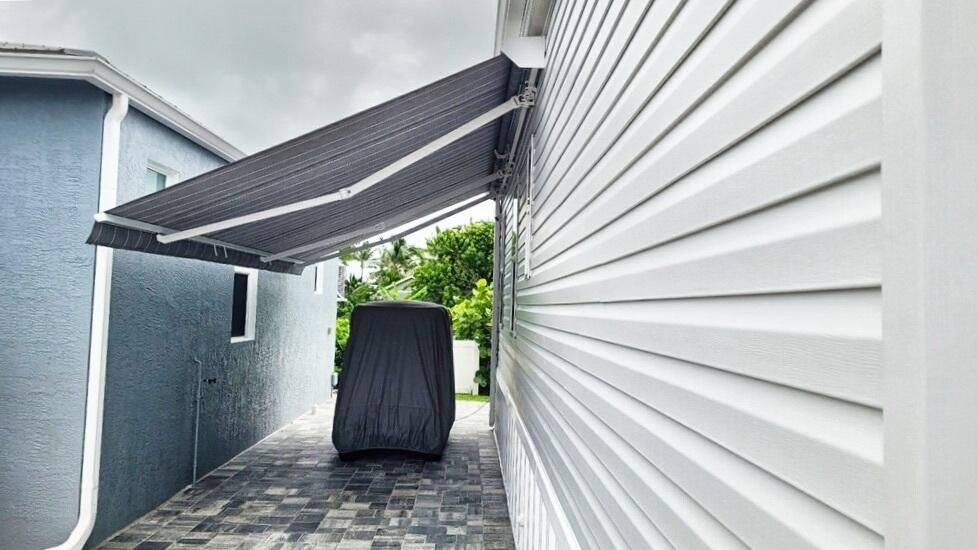 For Sale: $409,000 (2 beds, 2 baths, 700 Square Feet)