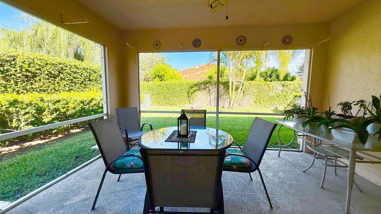 Active With Contract: $394,900 (2 beds, 2 baths, 1526 Square Feet)