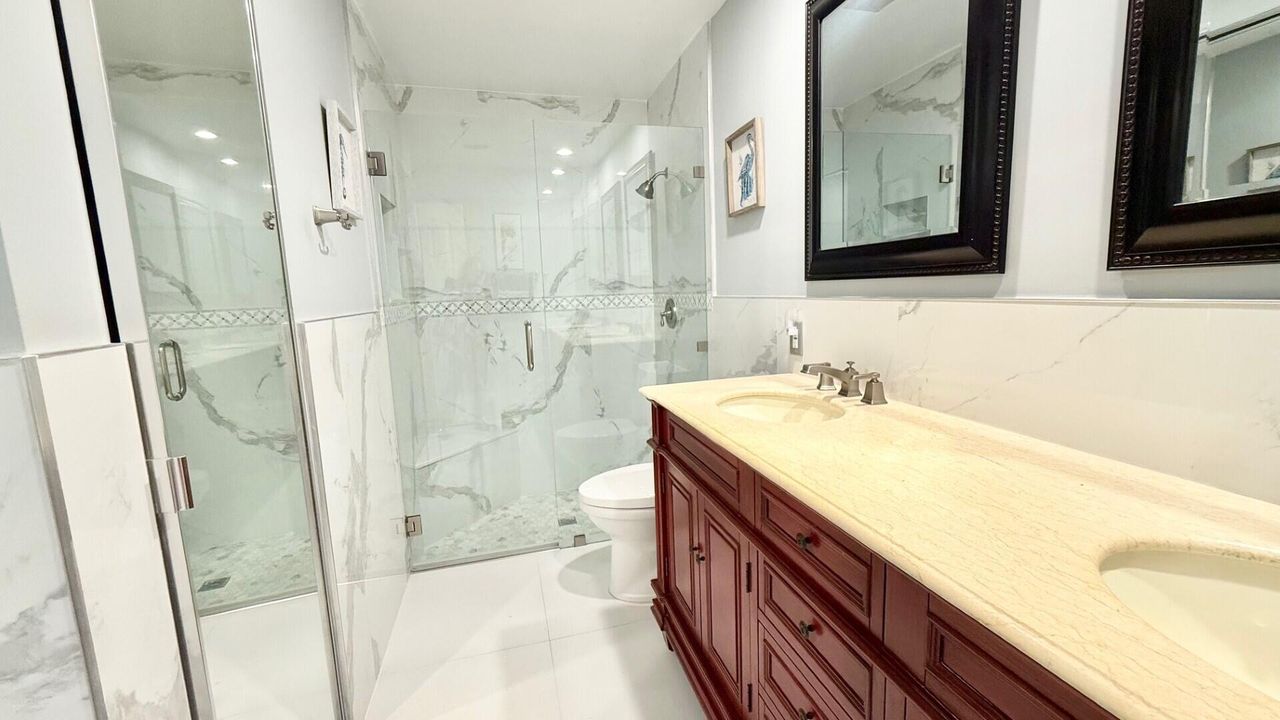 Active With Contract: $394,900 (2 beds, 2 baths, 1526 Square Feet)