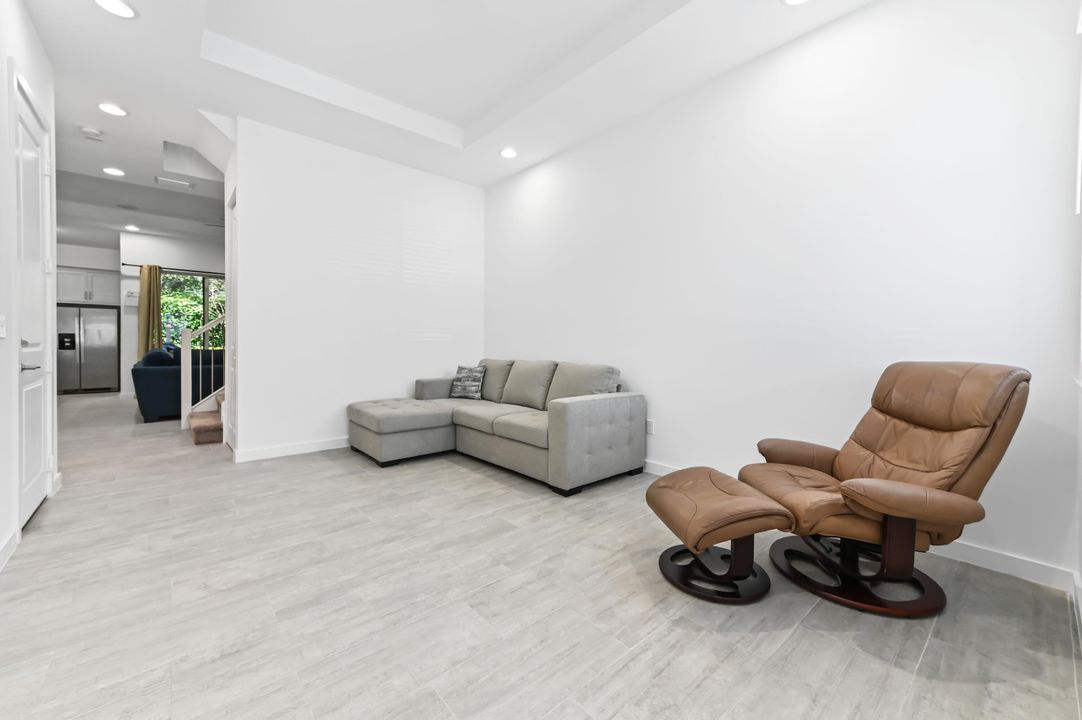 En Venta: $529,000 (3 camas, 2 baños, 1900 Pies cuadrados)