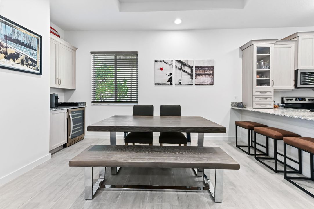 En Venta: $529,000 (3 camas, 2 baños, 1900 Pies cuadrados)