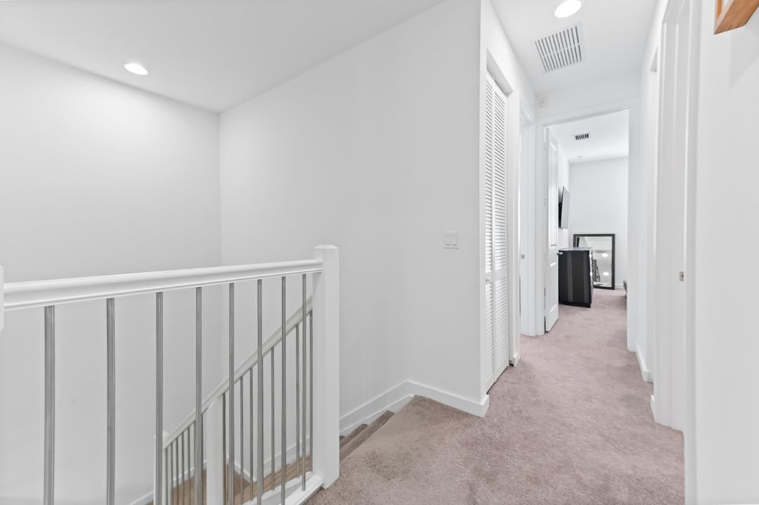 En Venta: $529,000 (3 camas, 2 baños, 1900 Pies cuadrados)