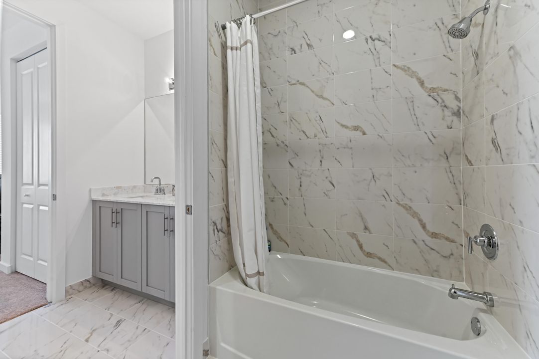 En Venta: $529,000 (3 camas, 2 baños, 1900 Pies cuadrados)