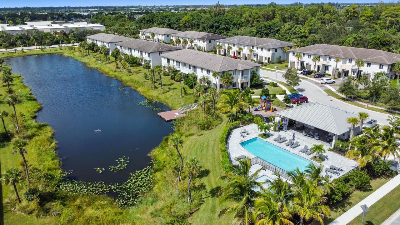 En Venta: $529,000 (3 camas, 2 baños, 1900 Pies cuadrados)