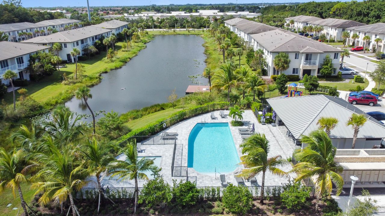 En Venta: $529,000 (3 camas, 2 baños, 1900 Pies cuadrados)